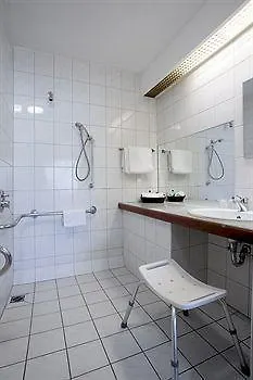 Der Valk Hotel 4*