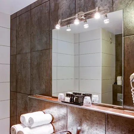 Der Valk Hotel 4*