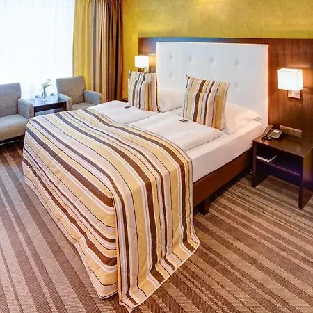 Der Valk Hotel 4*